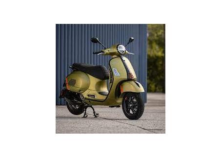 VESPA GTS SUPER SPORT VERDE