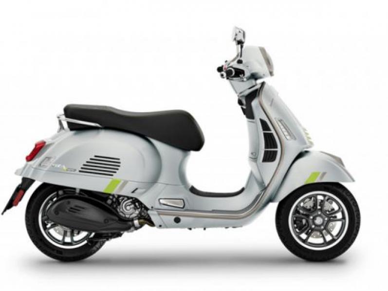 VESPA GTS 300 SUPER TECH GRIGIO EN